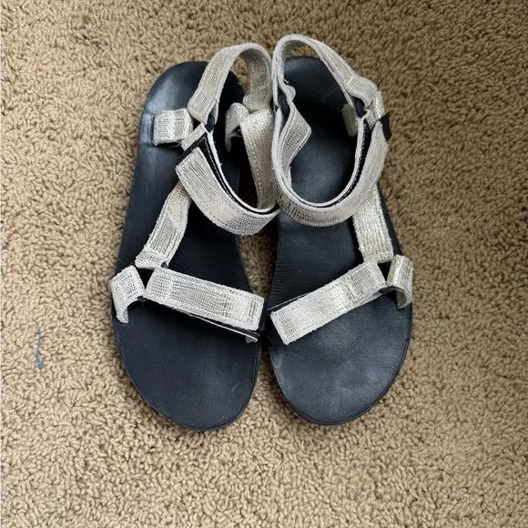 TEVA Original Universal Metallic Flat Sandals Gold Champagne Women’s Size 8 - Picture 1 of 6